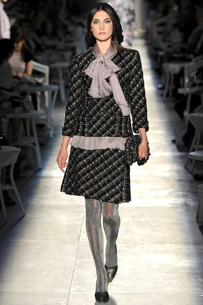 Look 12